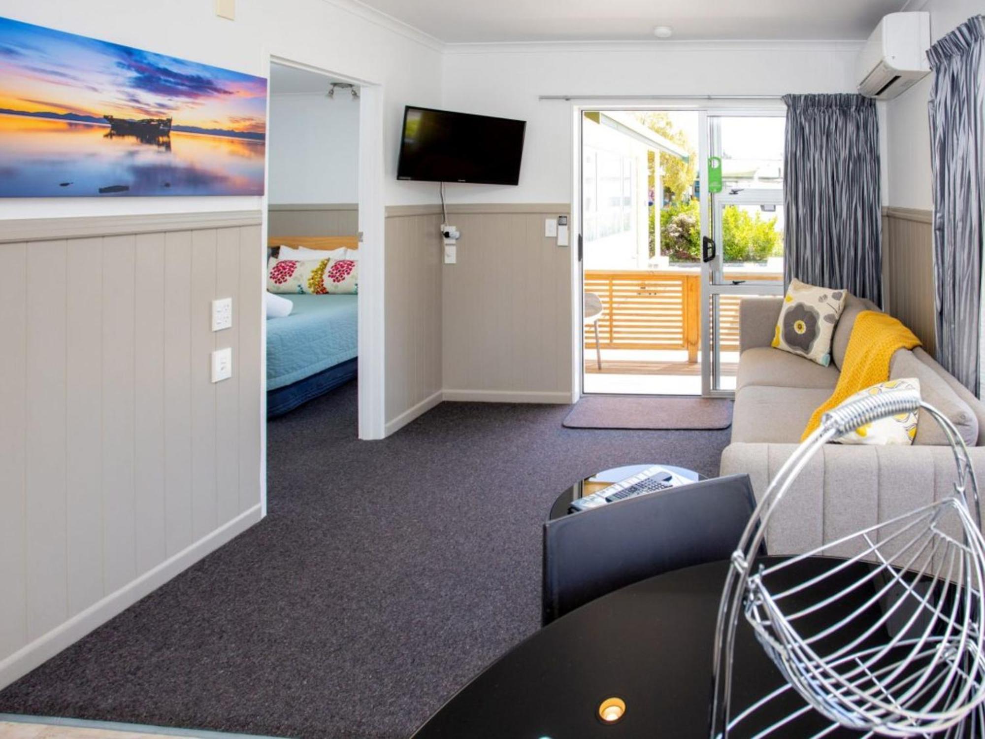 Motueka Top 10 Holiday Park Room photo