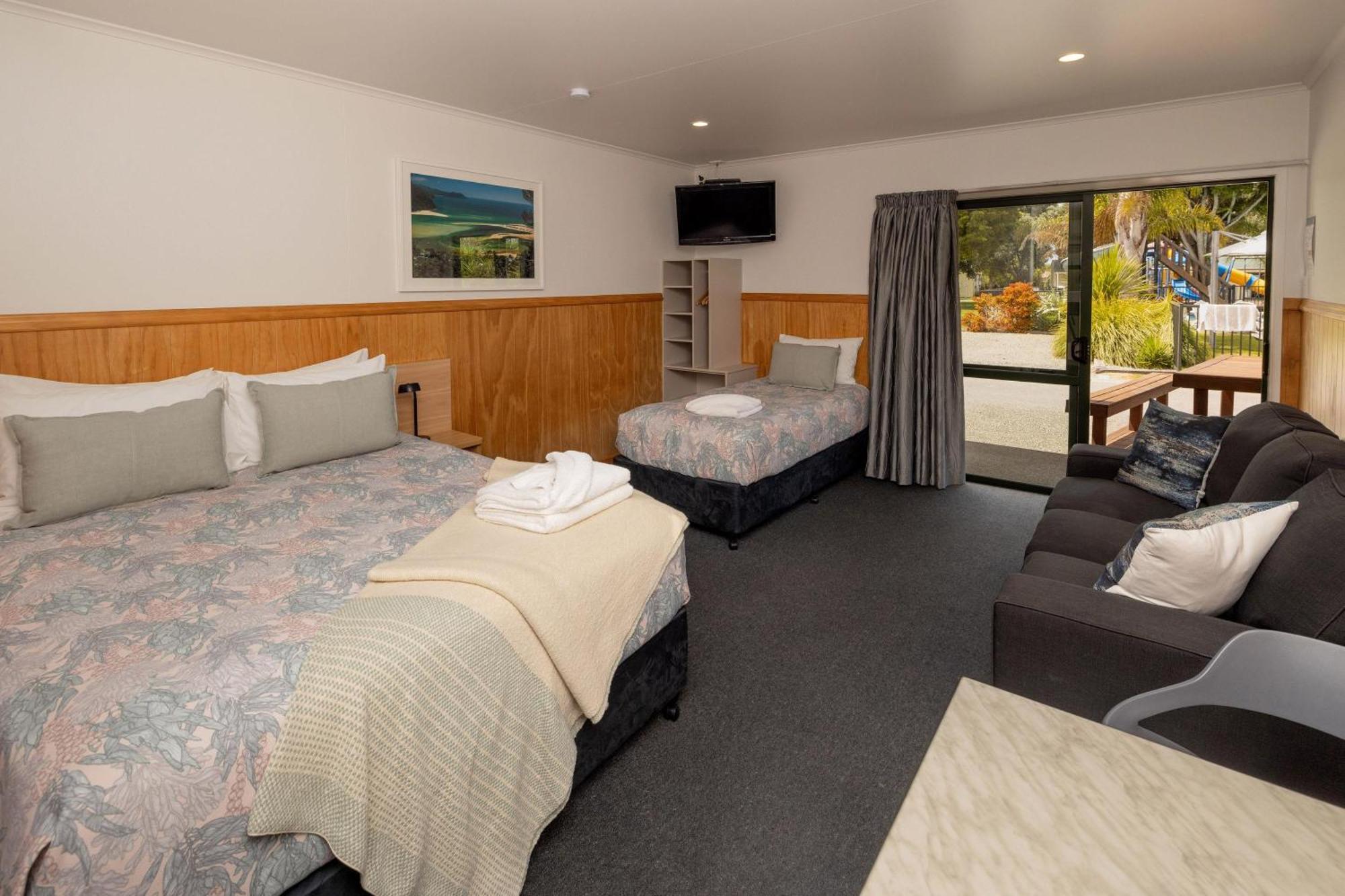 Motueka Top 10 Holiday Park Exterior photo