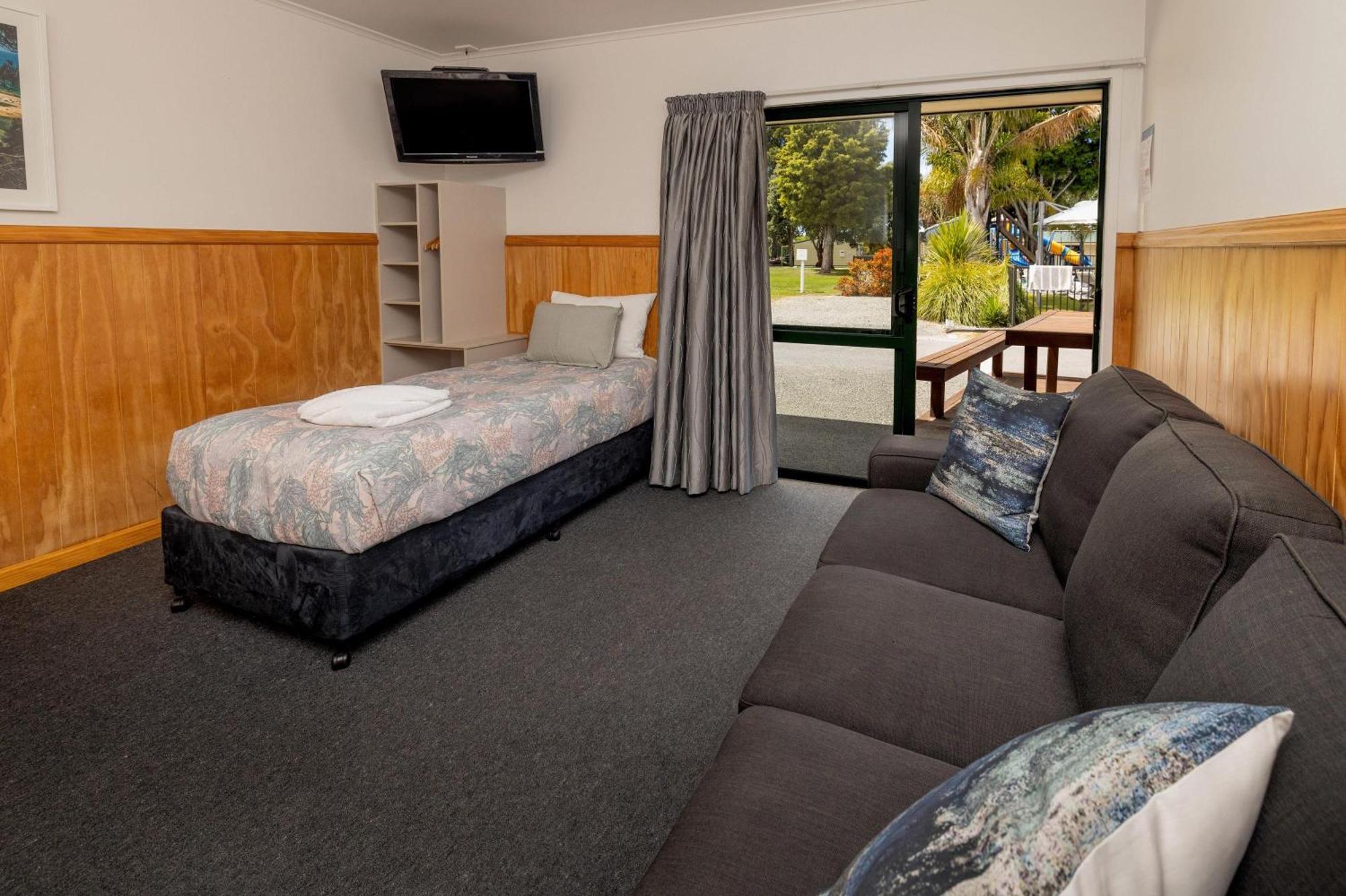 Motueka Top 10 Holiday Park Exterior photo